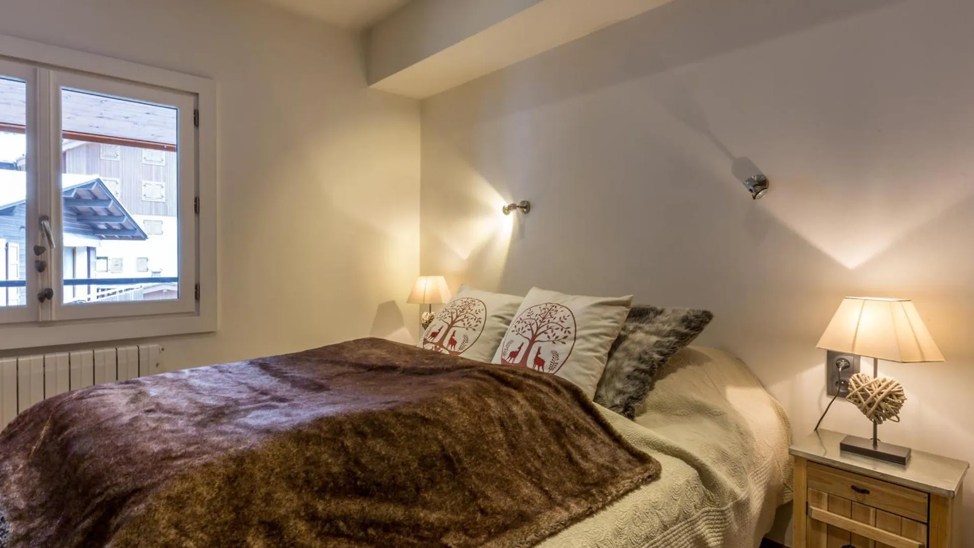 Chalet Cosy Au Coeur Du Village, Proche Pistes Et Activites, Avec Cheminee Et Wifi - Fr-1-304-6 La Clusaz Apartment